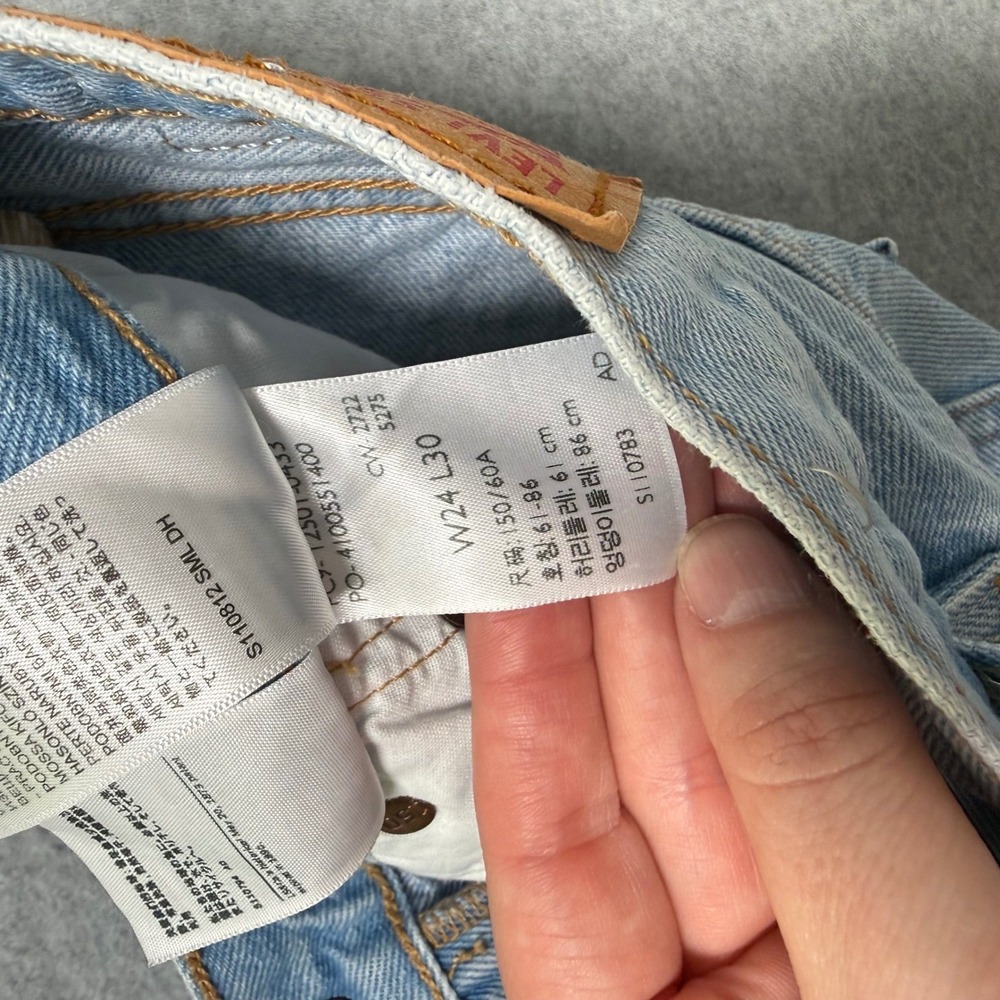 Levis 501 Original Fit Light Wash Distressed Straight Leg Jeans W24 L30 150th - Picture 4 of 11